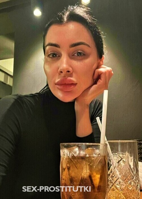  Алина