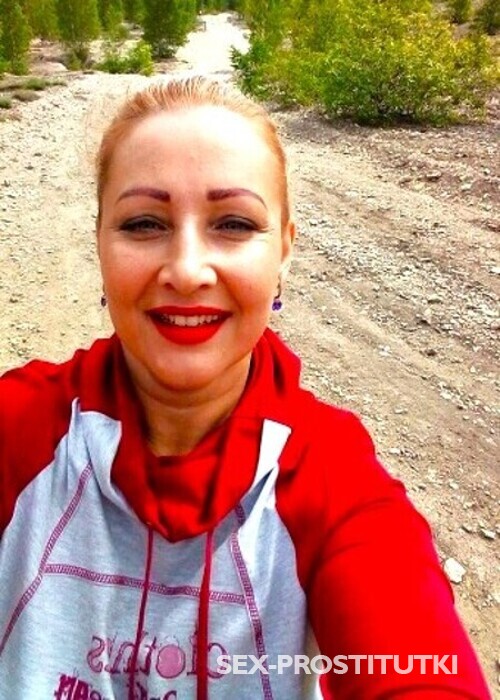  Аня